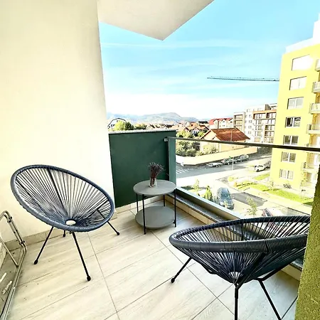 Apartment Coresi Mall *
